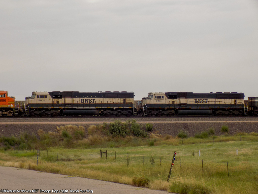 BNSF 9806 and BNSF 9763